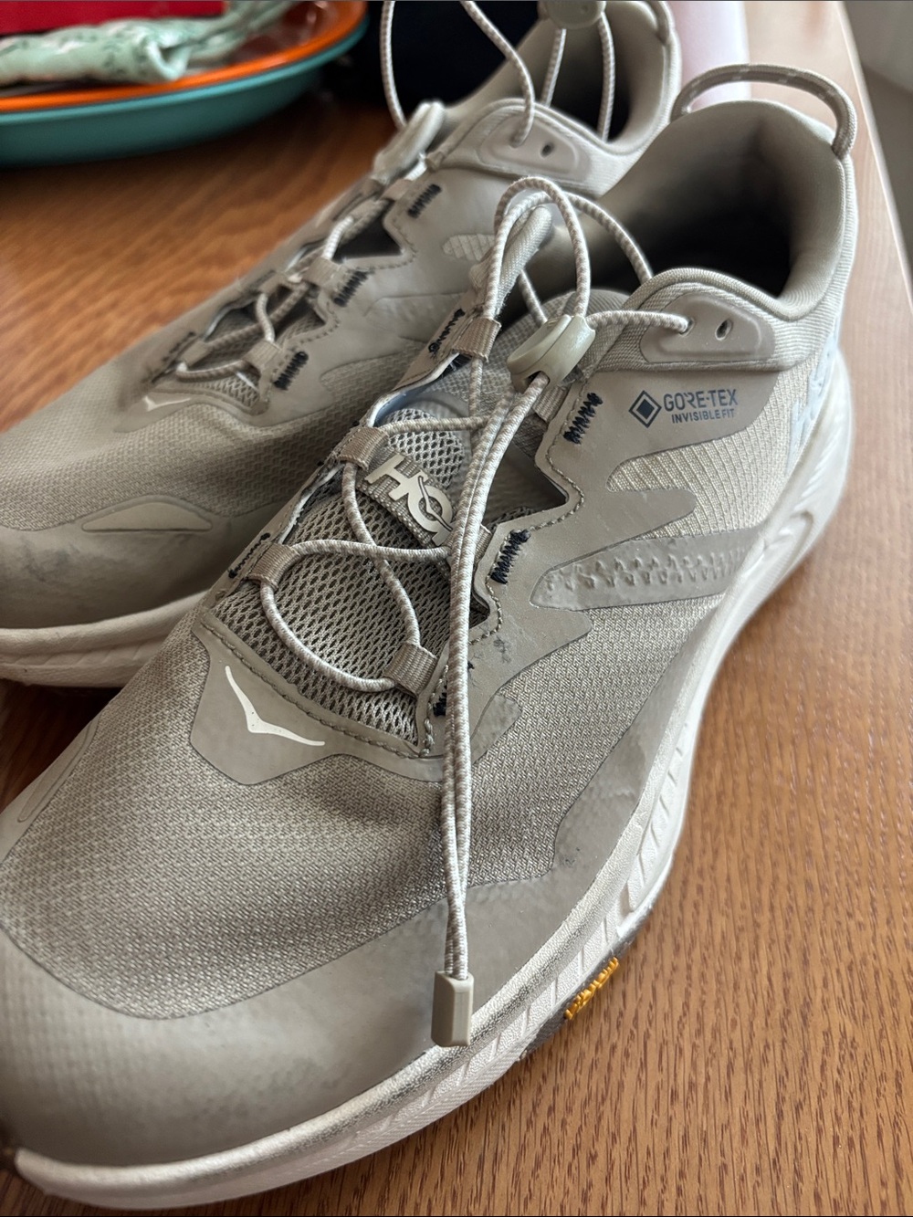 HOKA Transport- Gore-Tex 11B